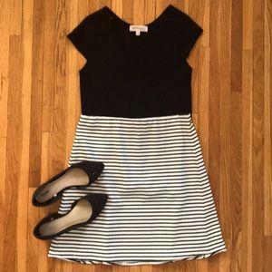 Ann Taylor off-white & black striped skirt size 6